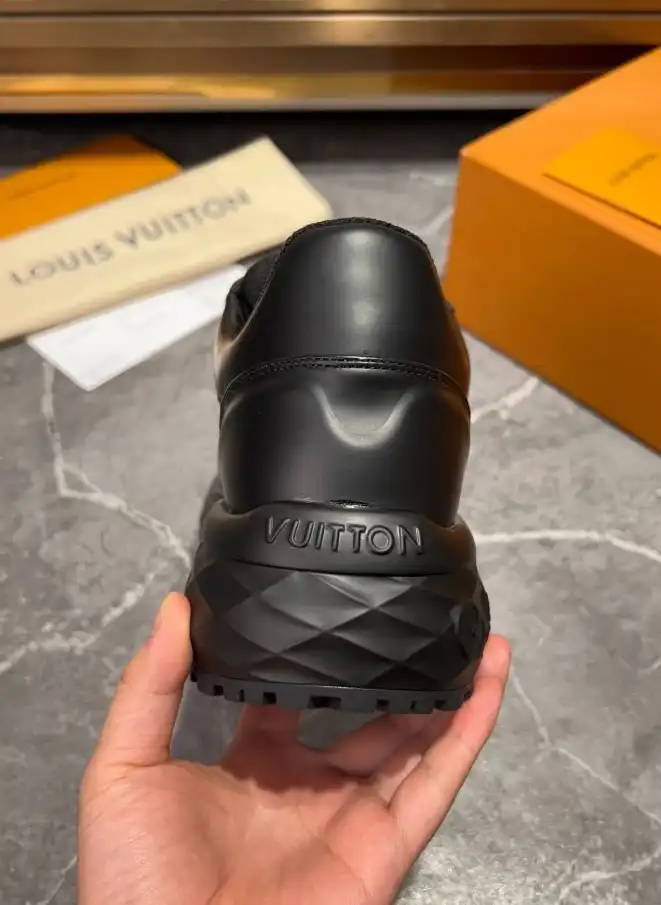 hype Louis Vuitton Sneakers