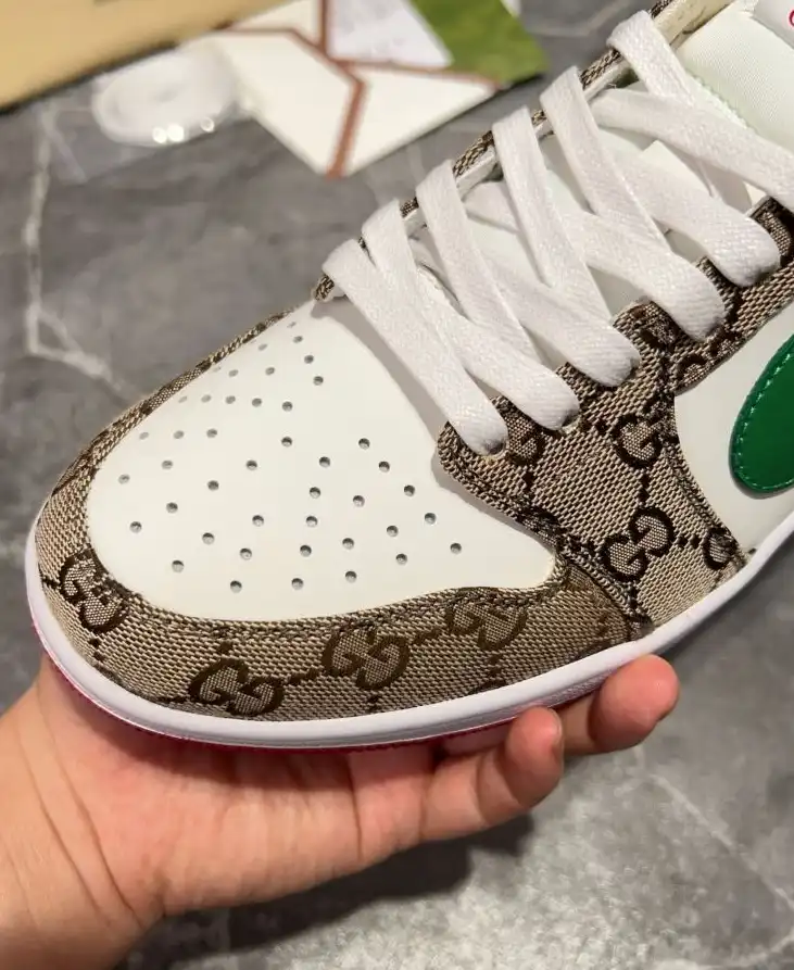 hype Gucci Sneakers