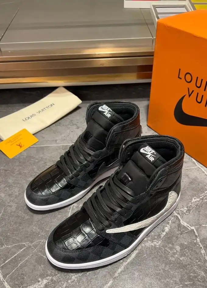 hype Louis Vuitton Sneakers