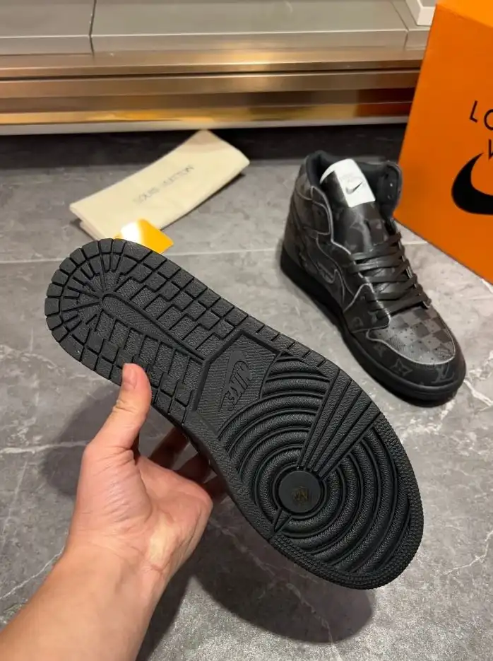 hype Louis Vuitton Sneakers