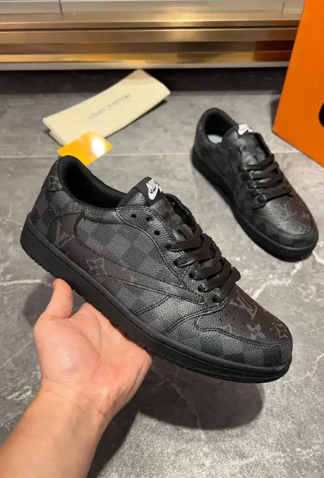 hype Louis Vuitton Sneakers