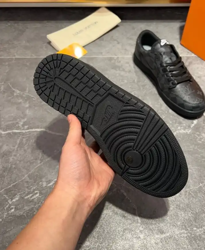 hype Louis Vuitton Sneakers