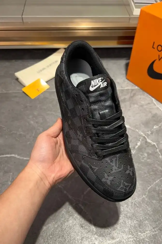 hype Louis Vuitton Sneakers