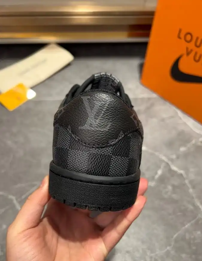 hype Louis Vuitton Sneakers