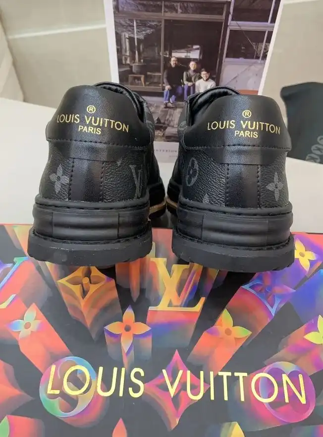 hype Louis Vuitton Sneakers