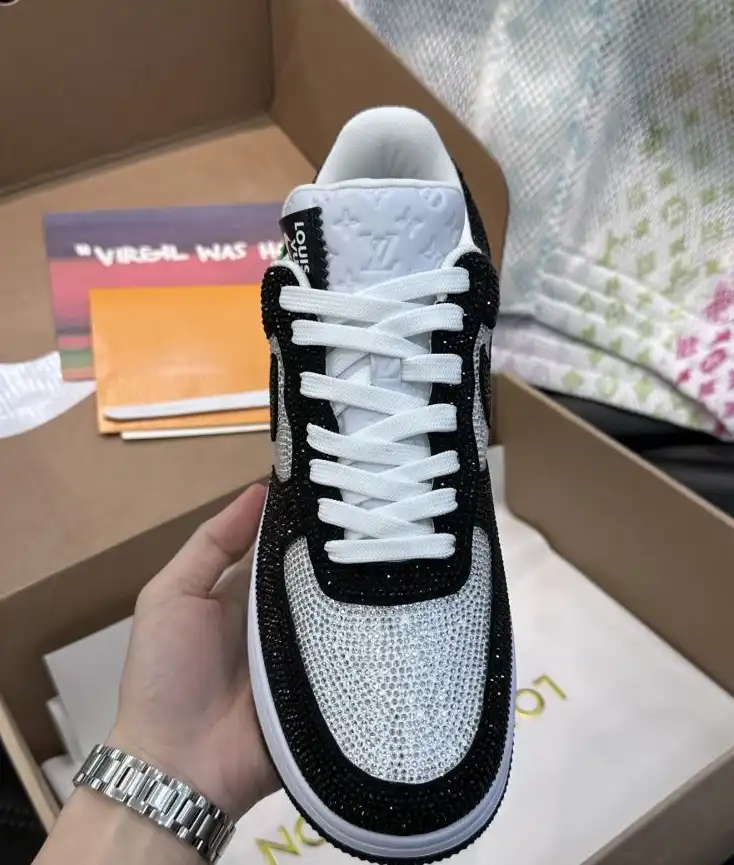 hype Louis Vuitton Sneakers