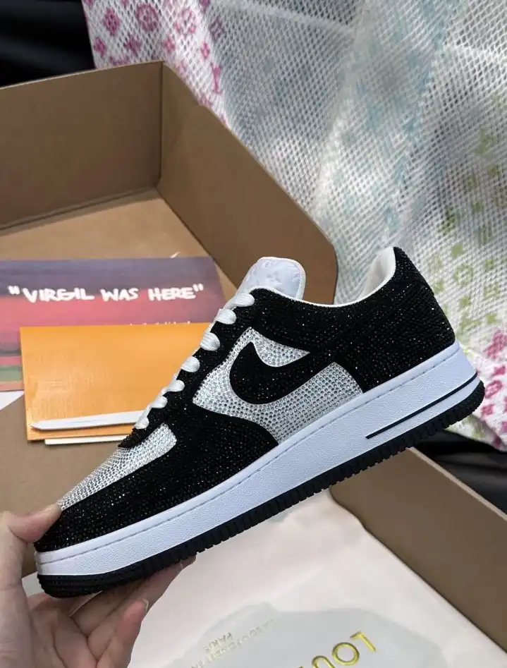 hype Louis Vuitton Sneakers