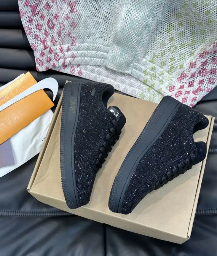 hype Louis Vuitton Sneakers