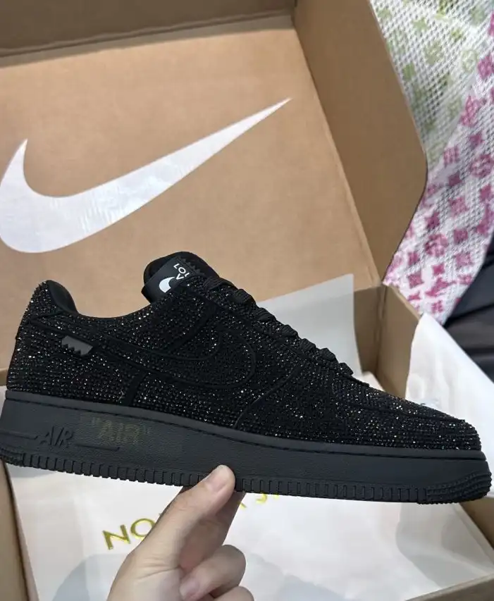 hype Louis Vuitton Sneakers