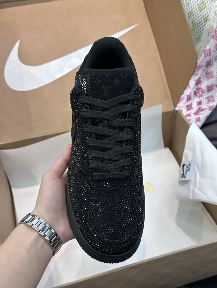 hype Louis Vuitton Sneakers