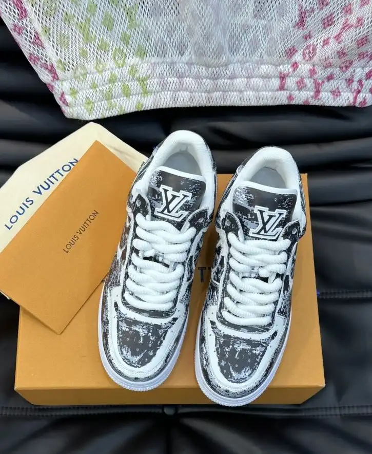 hype Louis Vuitton Sneakers