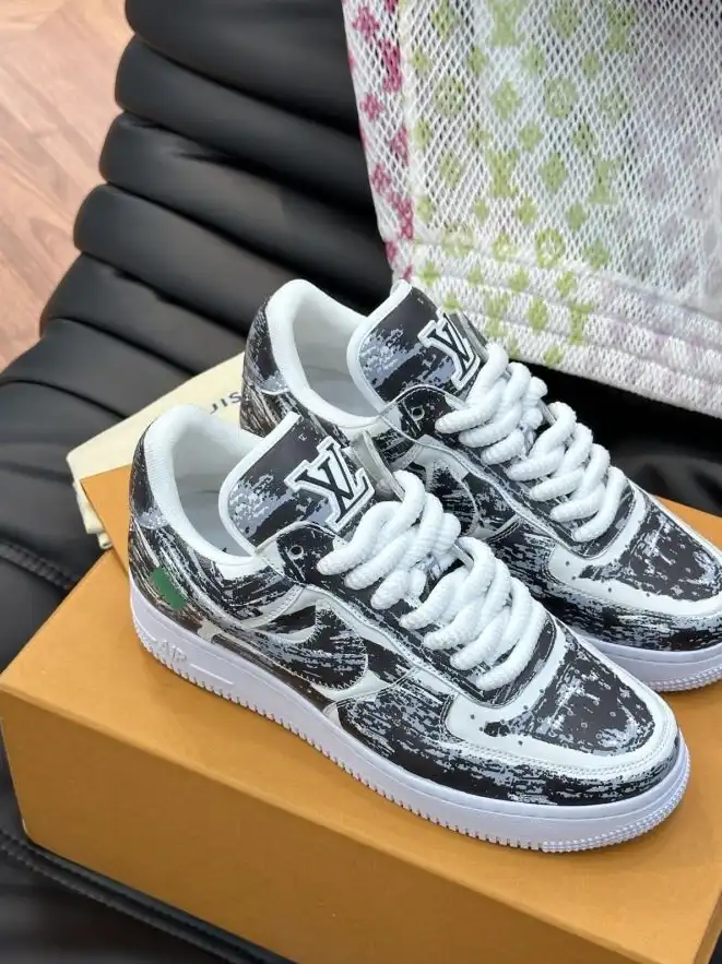 hype Louis Vuitton Sneakers