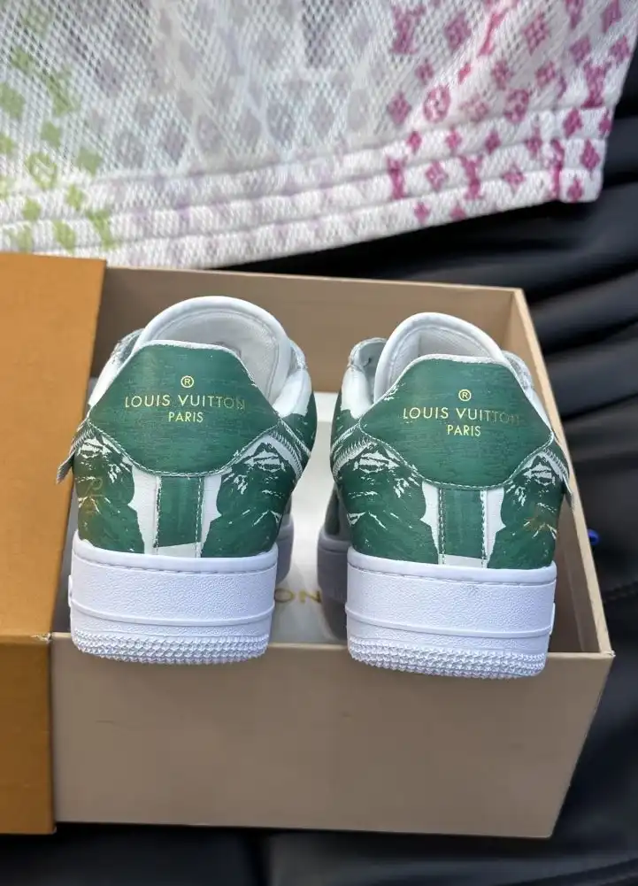 hype Louis Vuitton Sneakers