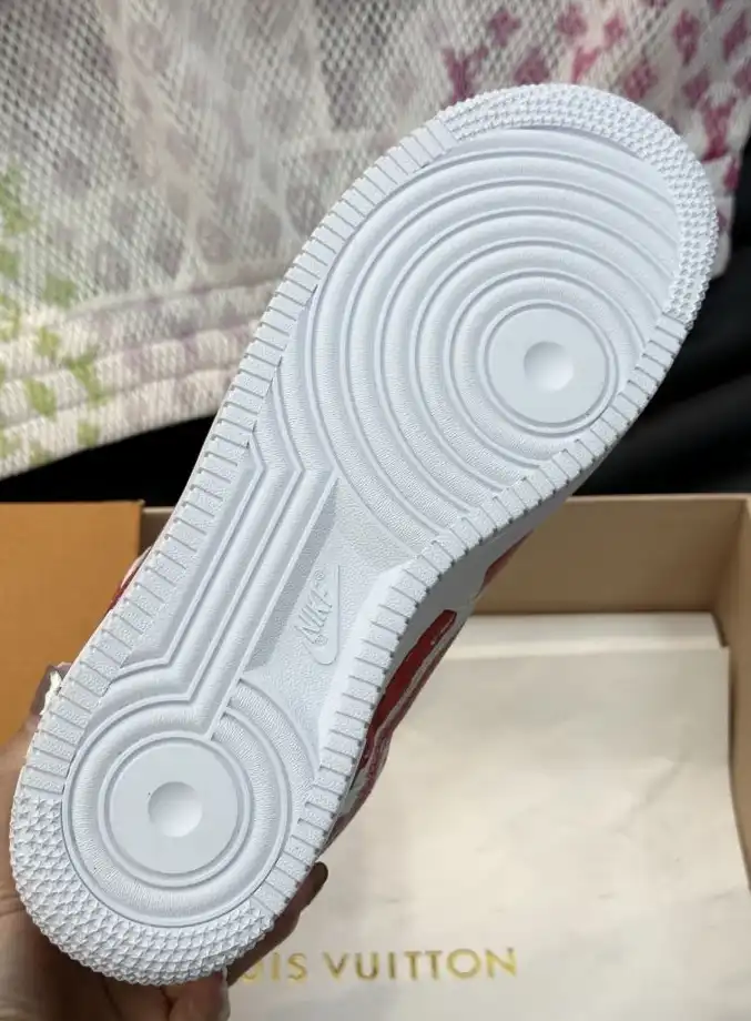 hype Louis Vuitton Sneakers