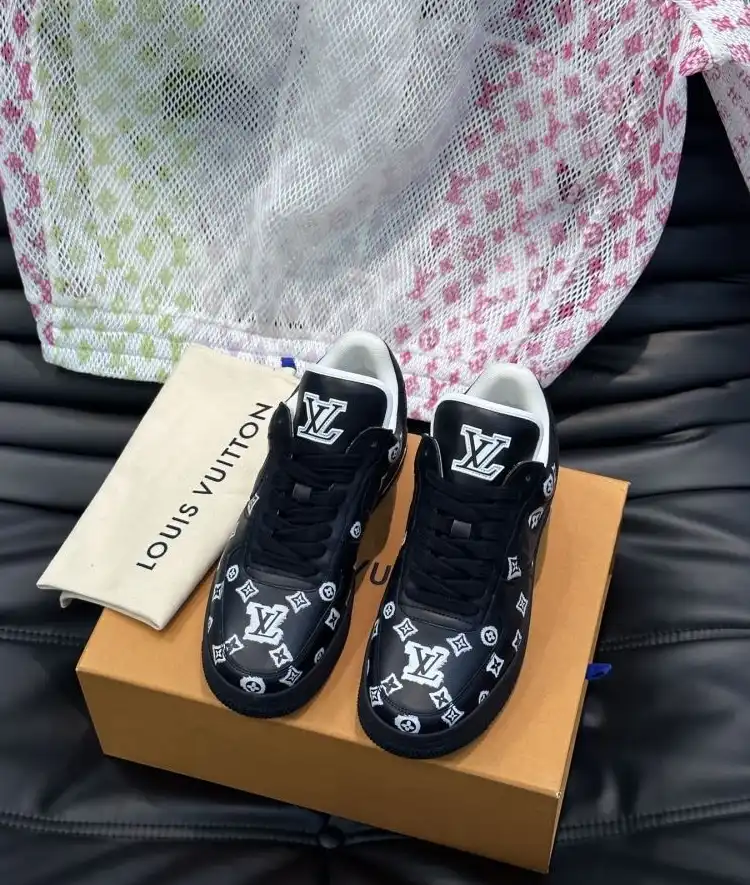 hype Louis Vuitton Sneakers