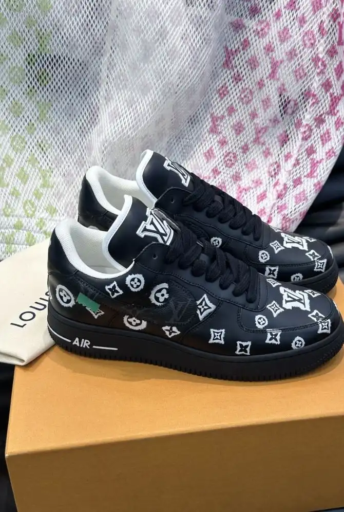 hype Louis Vuitton Sneakers