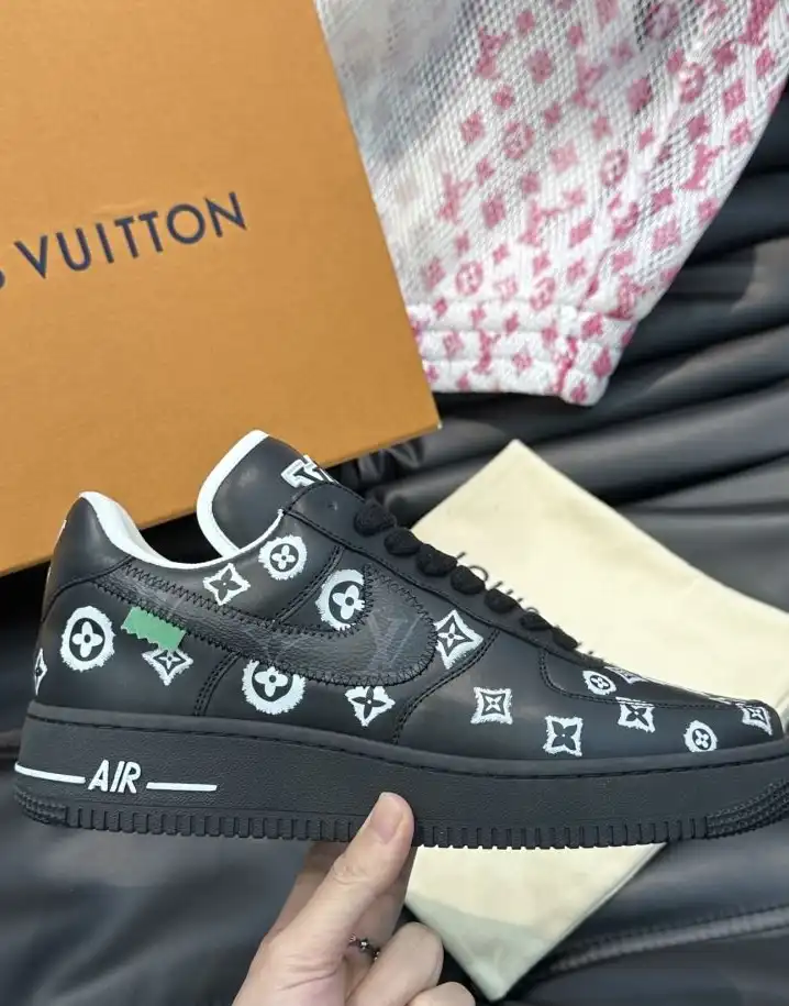 hype Louis Vuitton Sneakers