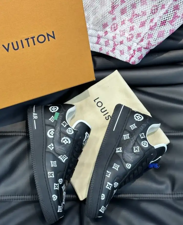 hype Louis Vuitton Sneakers