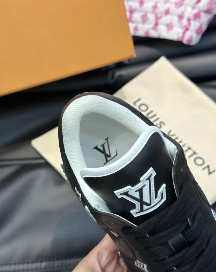 hype Louis Vuitton Sneakers