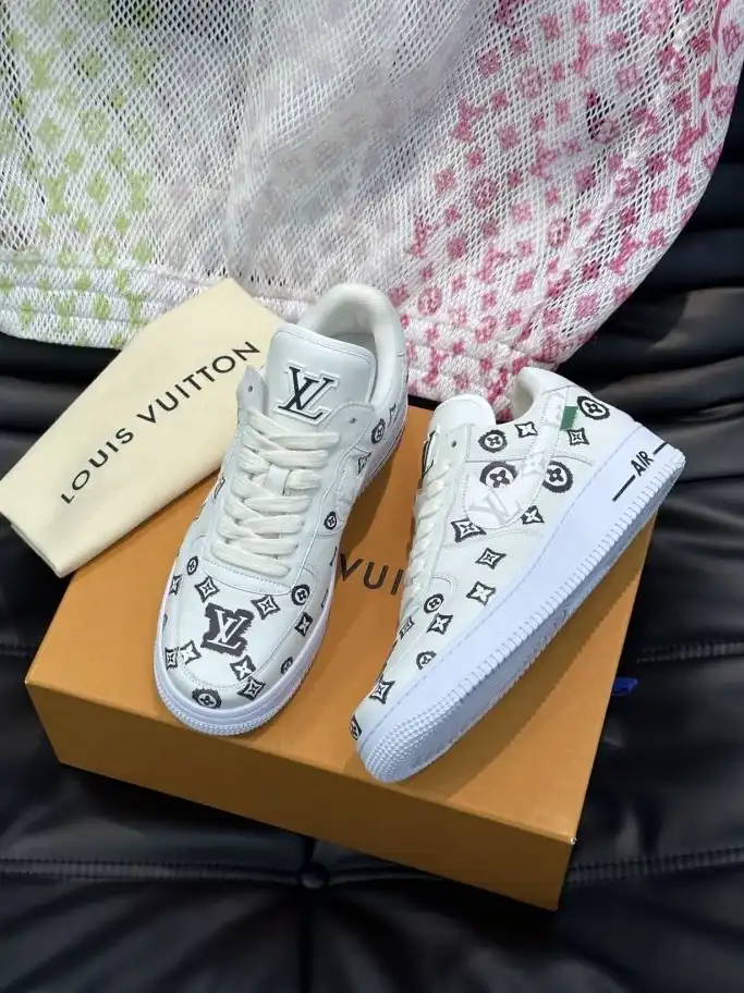 hype Louis Vuitton Sneakers