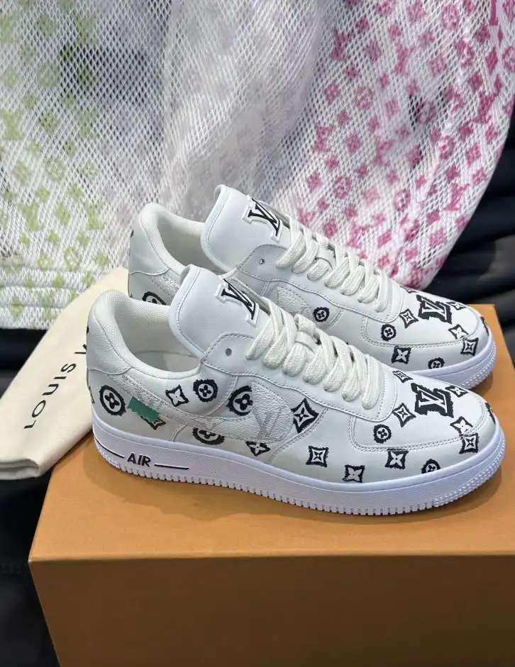 hype Louis Vuitton Sneakers