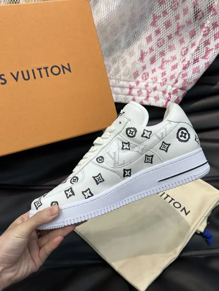 hype Louis Vuitton Sneakers