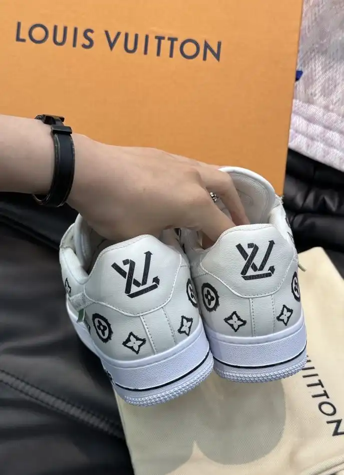 hype Louis Vuitton Sneakers