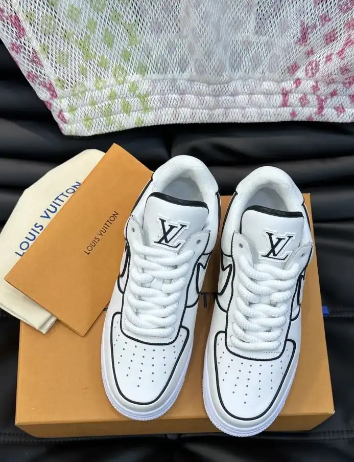 hype Louis Vuitton Sneakers