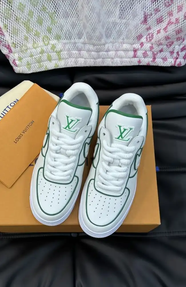 hype Louis Vuitton Sneakers