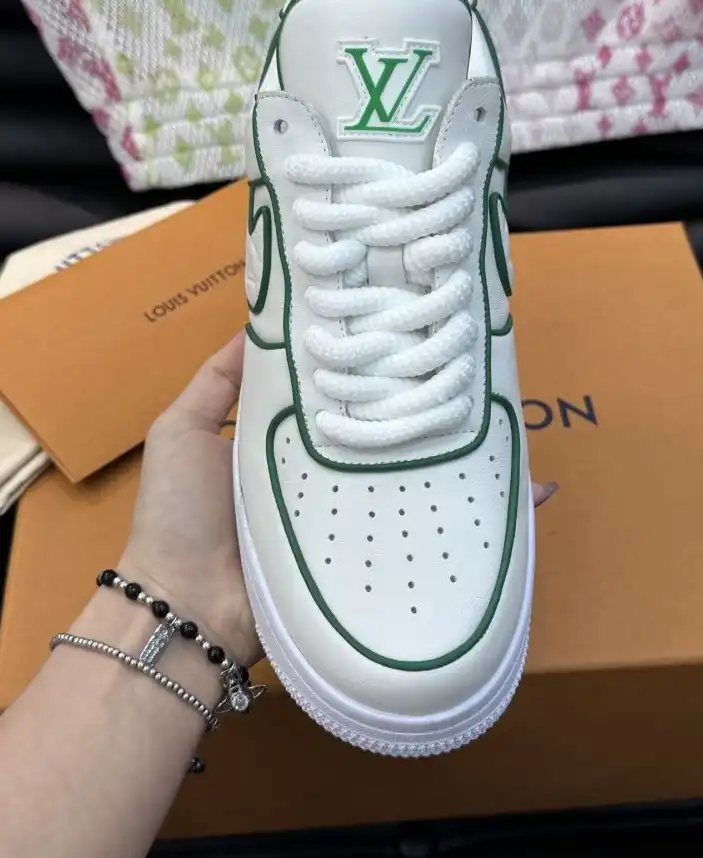 hype Louis Vuitton Sneakers