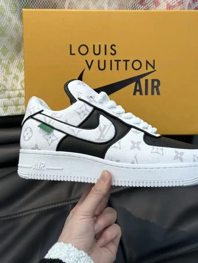 hype Louis Vuitton Sneakers