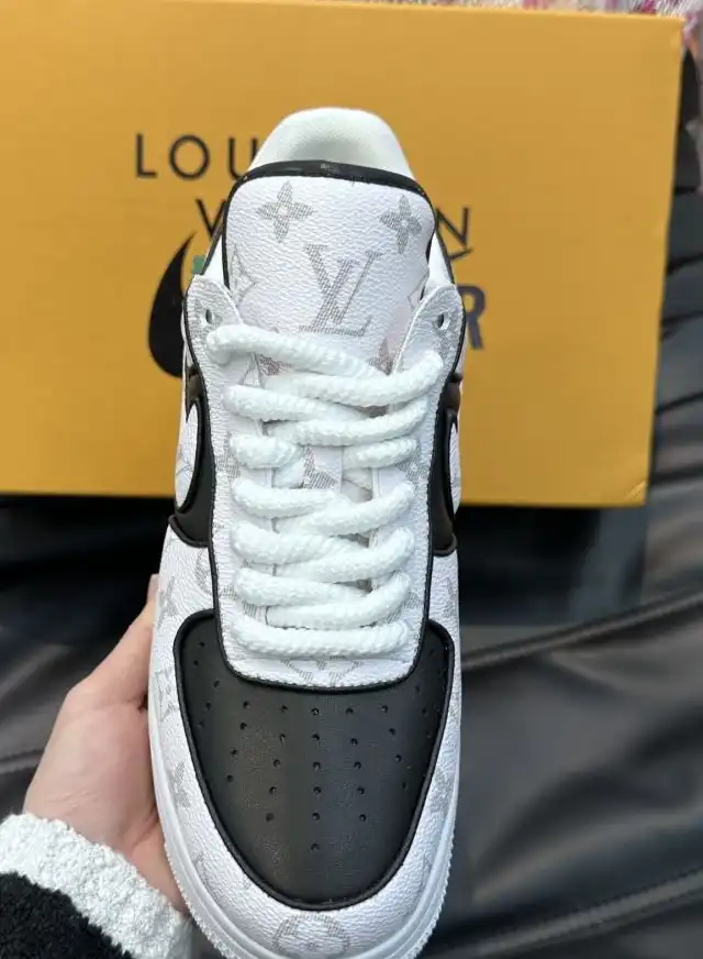 hype Louis Vuitton Sneakers