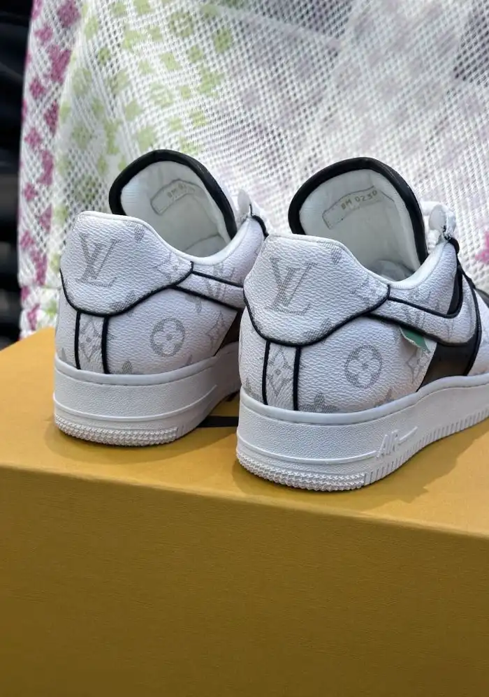 hype Louis Vuitton Sneakers