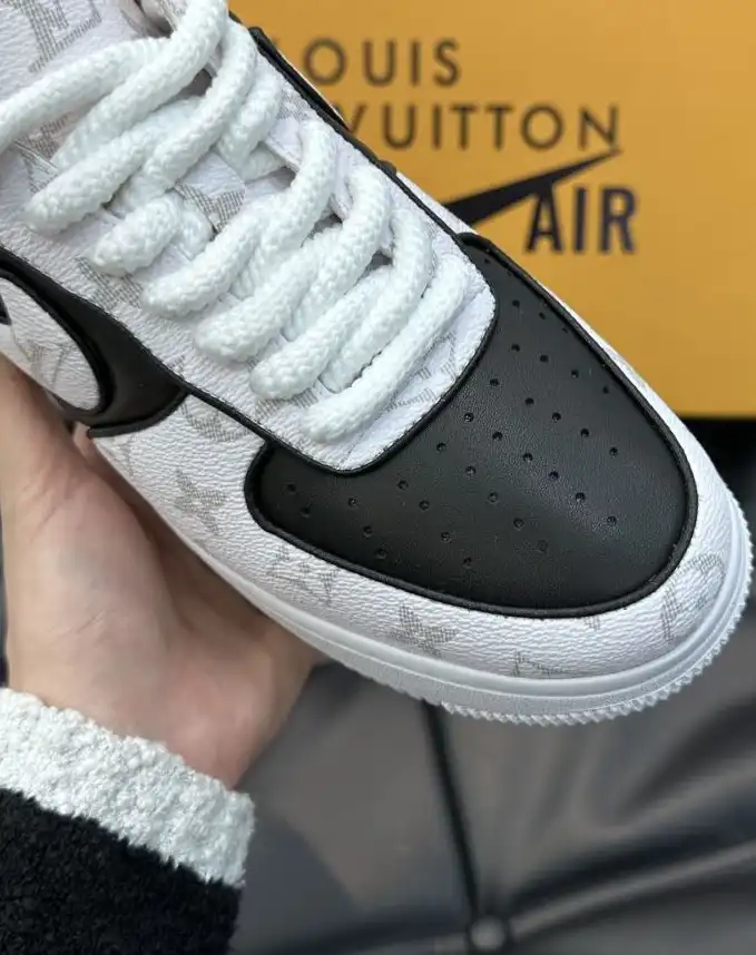 hype Louis Vuitton Sneakers