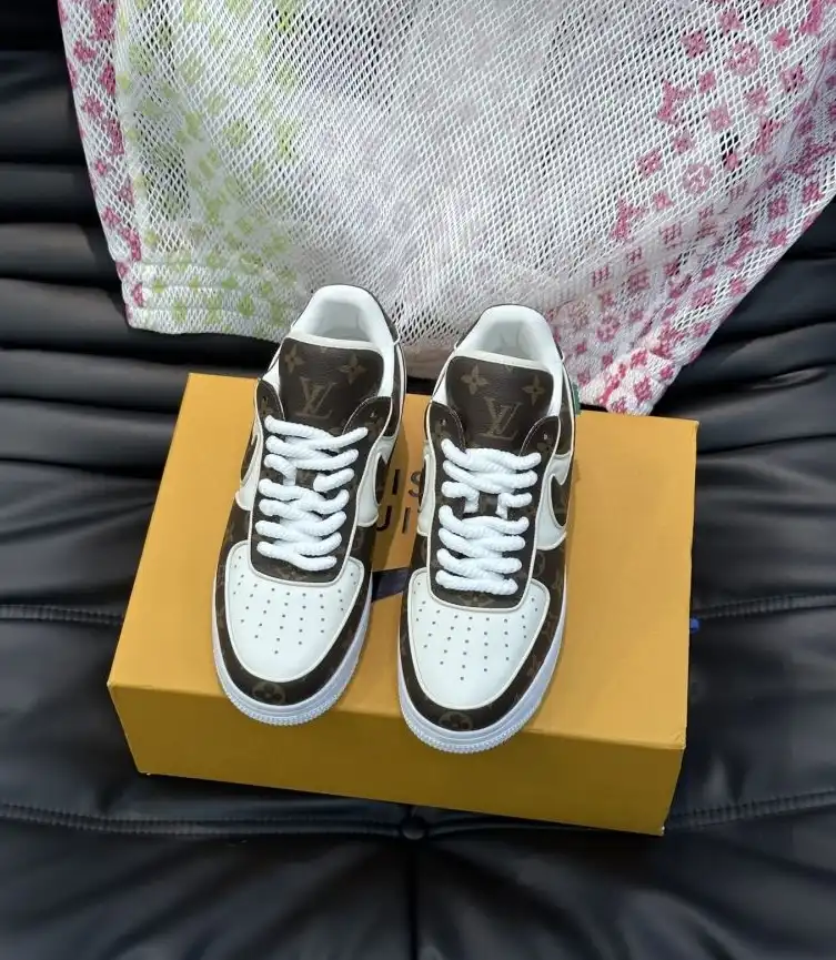 hype Louis Vuitton Sneakers