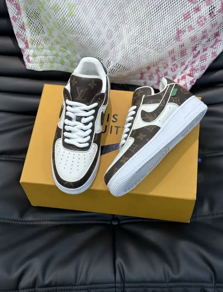 hype Louis Vuitton Sneakers