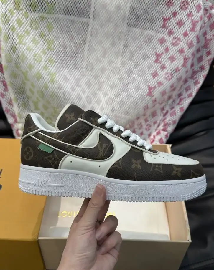 hype Louis Vuitton Sneakers