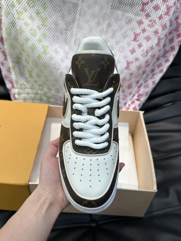 hype Louis Vuitton Sneakers