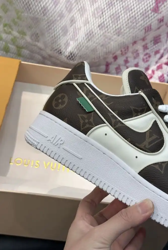 hype Louis Vuitton Sneakers