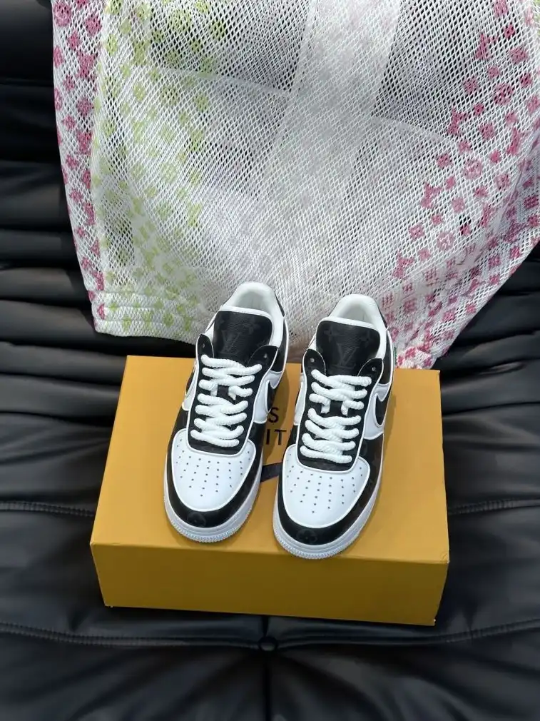 hype Louis Vuitton Sneakers