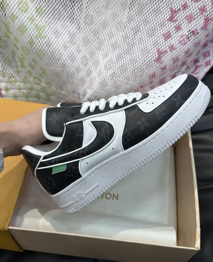 hype Louis Vuitton Sneakers