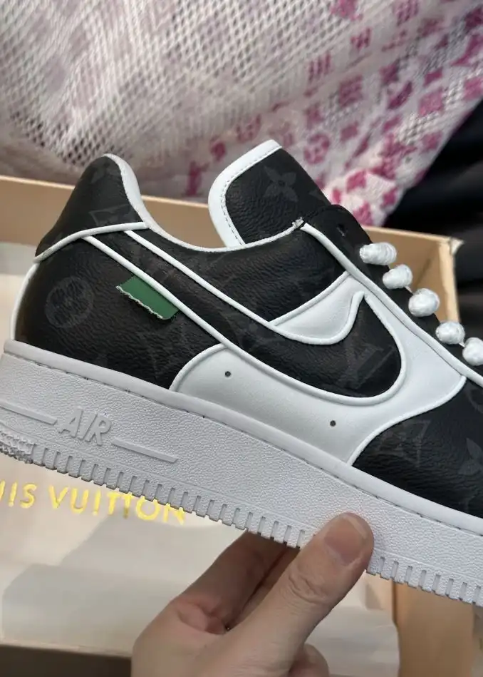 hype Louis Vuitton Sneakers