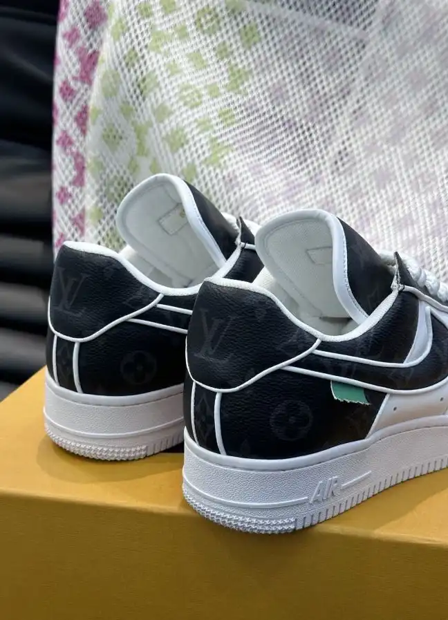 hype Louis Vuitton Sneakers