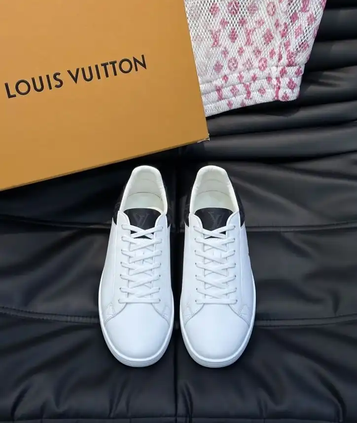 hype Louis Vuitton Sneakers