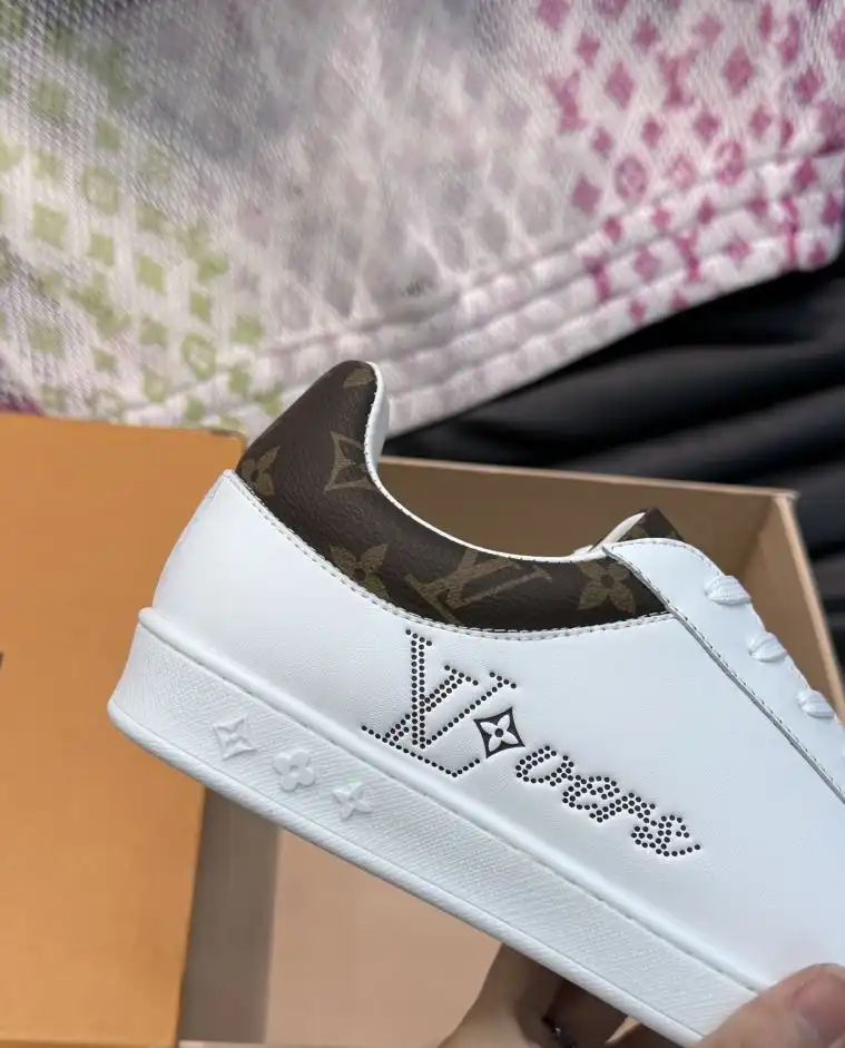 hype Louis Vuitton Sneakers