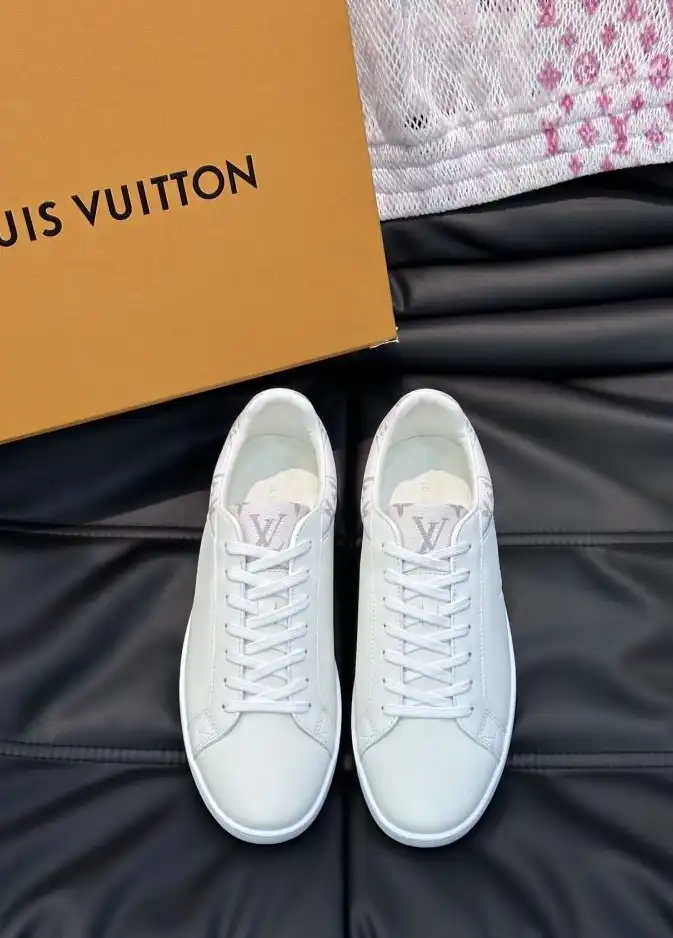 hype Louis Vuitton Sneakers