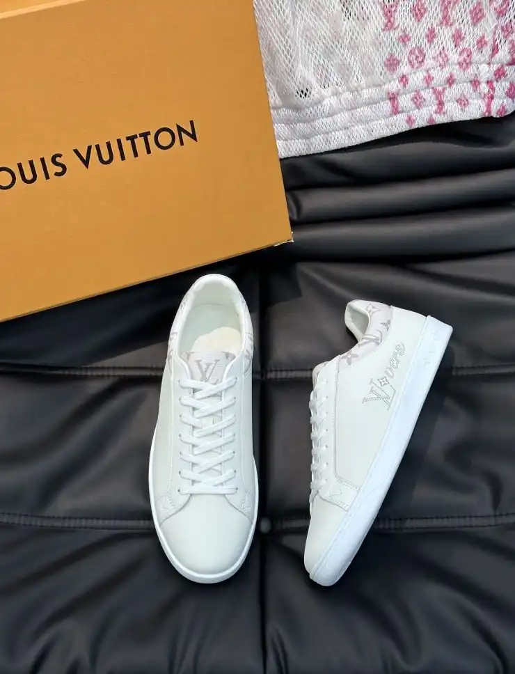 hype Louis Vuitton Sneakers