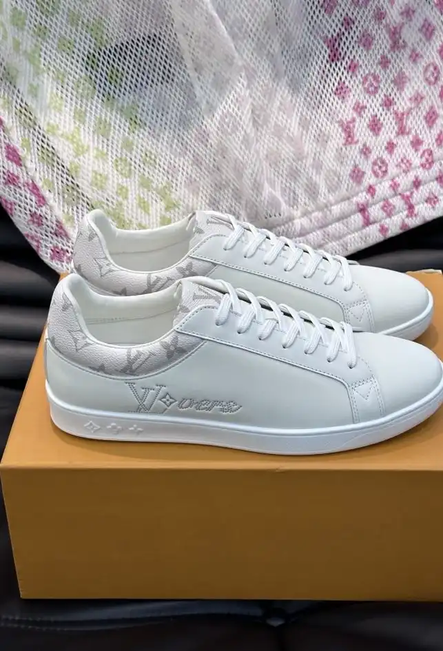 hype Louis Vuitton Sneakers