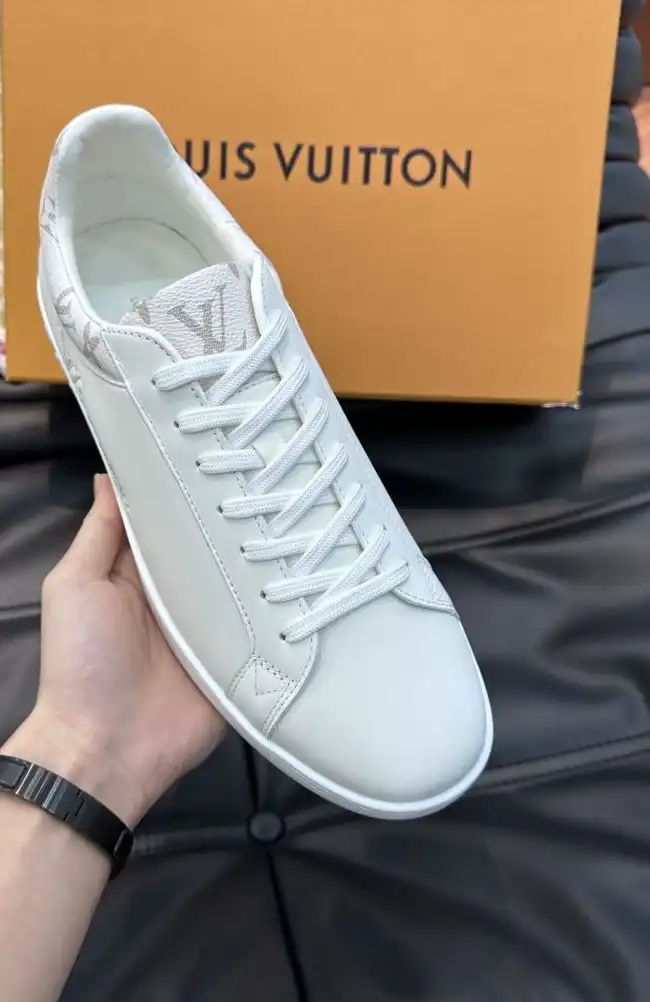 hype Louis Vuitton Sneakers