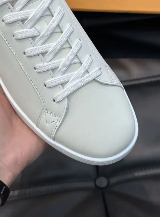 hype Louis Vuitton Sneakers